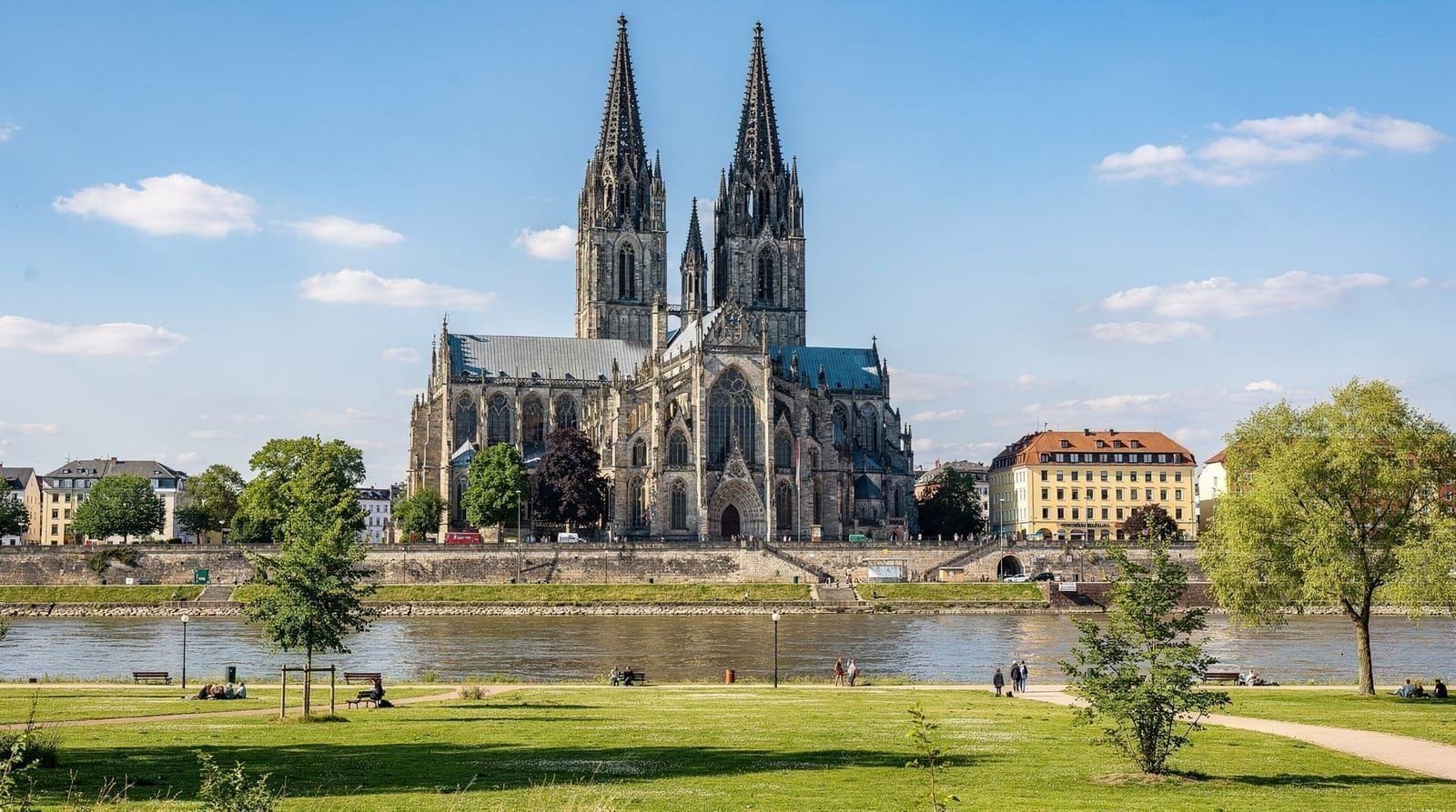 Magdeburg — Cité impériale cathédrale et surprise Hundertwasser sur l'Elbe