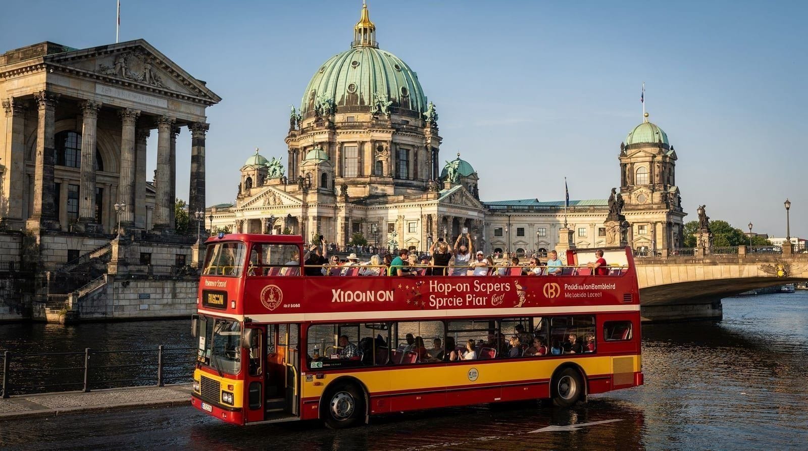 Guida al bus hop-on hop-off di Berlino — percorsi, prezzi e valutazione onesta