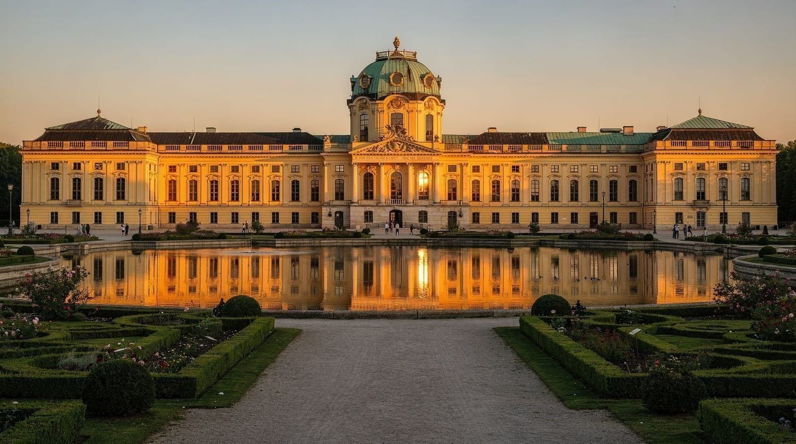 Charlottenburg Palace guide — Berlin's largest royal residence