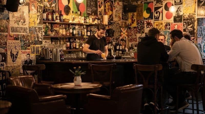 Alternative Pub Crawl, Bars, Beats & Insider Stories
