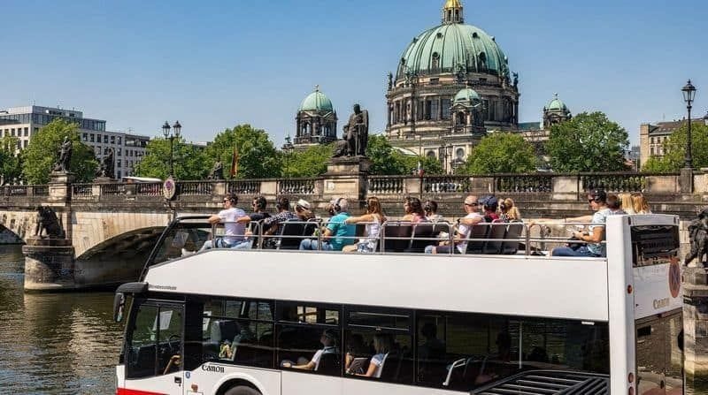 Hop-on Hop-off Bus Tour with Live Commentary