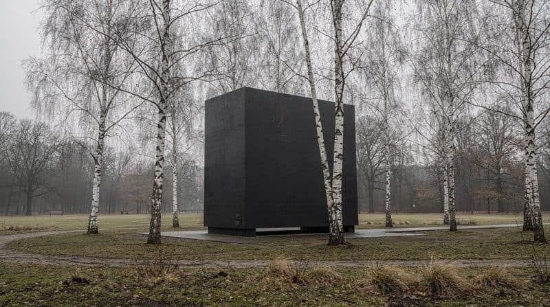Berlin: Holocaust & Nazi Resistance Guided Walking Tour