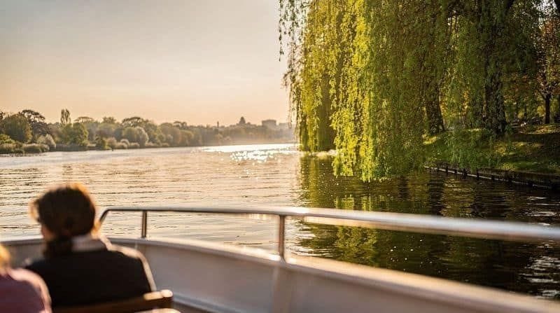 Potsdam: Palace Tour by Boat